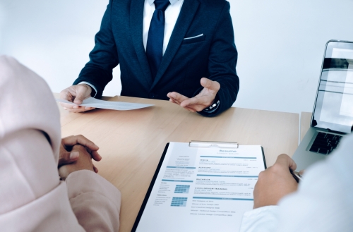 Các dịch vụ tuân thủ